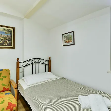 Privlaka House