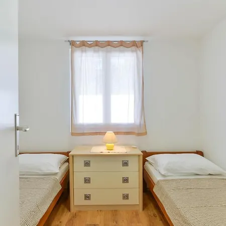 Semesterbostad House