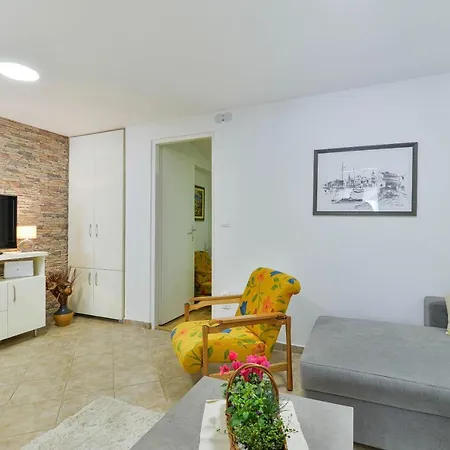 Holiday home Privlaka House *
