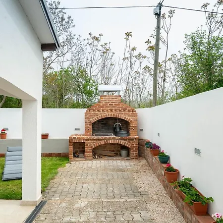 Privlaka House *